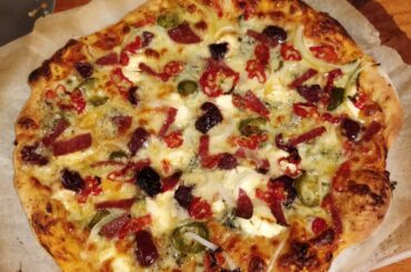 Pizza with fresh reapers