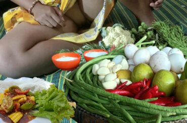 Amazing Girl Yummy Cooking Beat the corn with the chili recipe, Cooking Skills