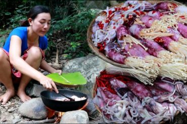 Yummy seafood in jungle- cooking mushroom spicy chili with squid for special recipe-Lifestyle Daily