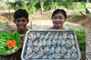 Make raw shrimp, chili sauce, vegetables - Eat raw shrimp.