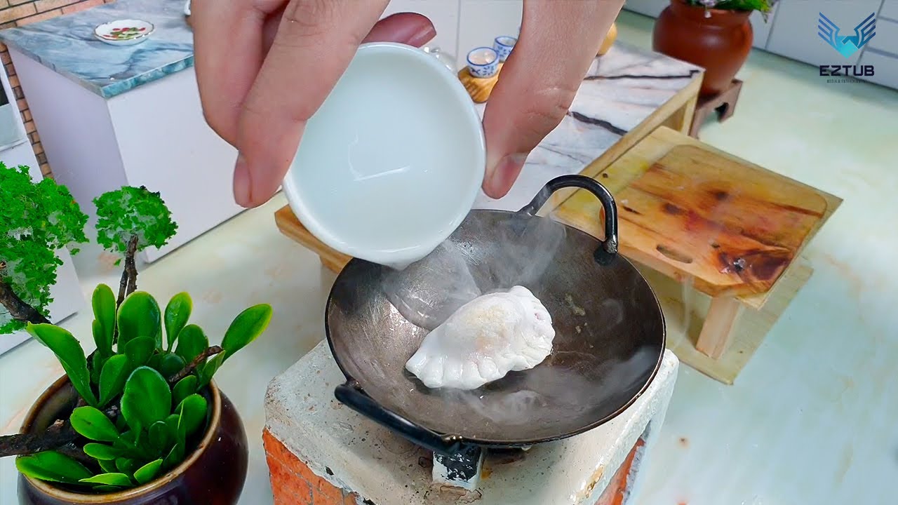 The Perfect Dumpling Sauce Recipe / How to make Miniature Sichuan Spicy