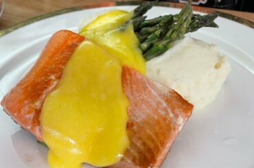 HOW TO MAKE RESTAURANT QUALITY SALMON/GRILLED ASPARAGUS/HOLLANDAISE SAUCE/T.G.I.F FISH SEGMENT