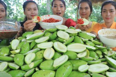 Amazing cooking eating mango with spicy chili sauce recipe -  eating mango