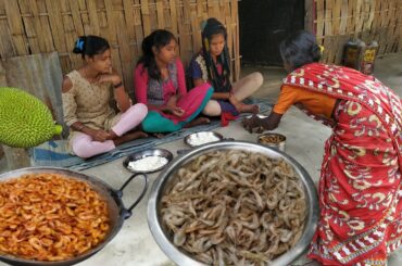 Santali mother cooking small CHINGRI FISH recipe with JACKFRUIT | how to cook fish recipe