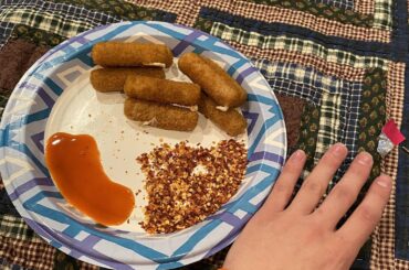 Is it safe to eat this many red pepper flakes ?