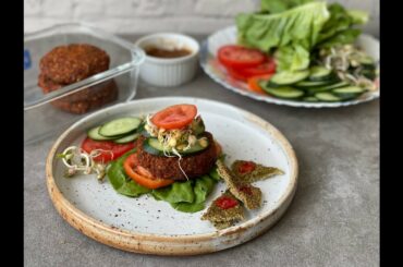 Everyone Is Obsessing Over This Chili Burger That Is Raw Vegan!