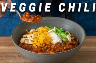 Quick Vegetarian Chili (You Won't Miss the Meat) | WEEKNIGHTING