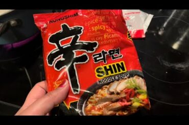 New Way to cook Shin Ramen (Tik Tok Viral Recipe) Chili Oil Ramen