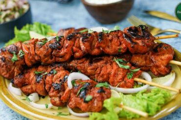 Tandoori Chicken Tikka with Onion Salad Recipe by SooperChef | Ramzan Recipes
