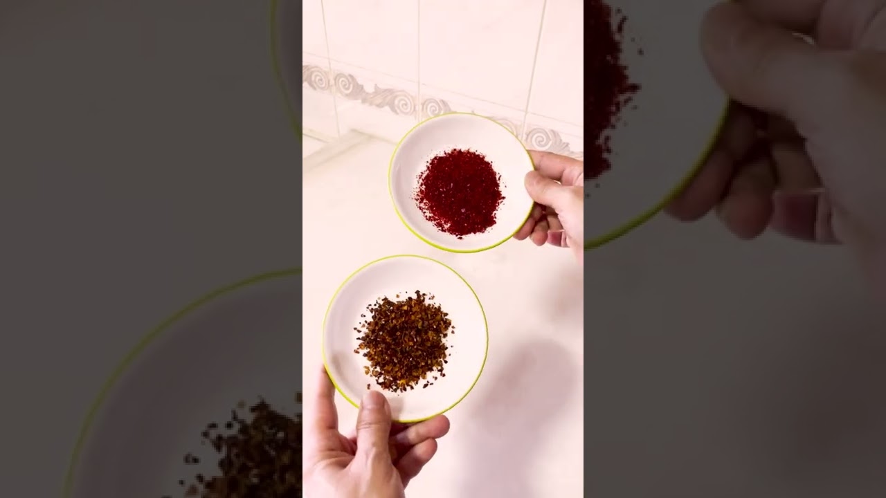 Korean chili flakes vs regular chili flakes 1 Koreanredpepperflakes 