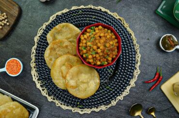 Meethi Puri with Masala Chana Recipe by SooperChef (Sehri Recipes) | Ramzan Special