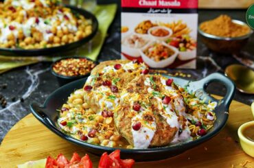 Aloo Tikki Chana Chaat Recipe by SooperChef | Iftar Recipes | Ramzan Special