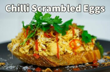 This chilli scrambled eggs is the perfect breakfast recipe