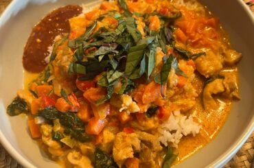 Red Curry Chicken with some Sambal to get the heat just right