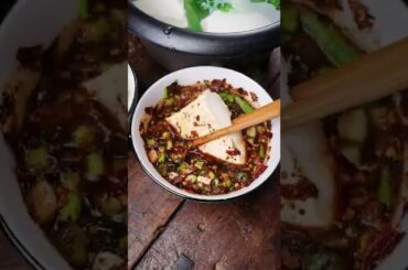 This fermented bean curd boiled cabbage, dipped in chili noodles, I can eat three bowls of rice! %Gu