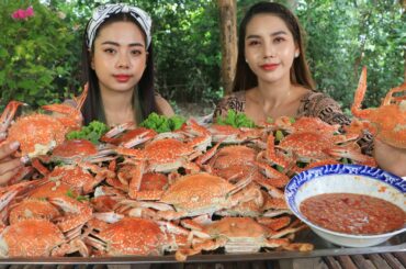 Yummy cooking Boiled crab with coconut water and chili sauce recipe
