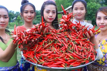 Cook and Eat Fried egg with chili recipe - how to cook Fried Spicy egg