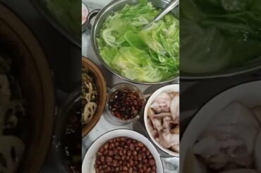 A simple and simple dinner in the countryside, with paste chili dipped in water, no matter what dish