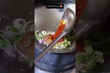 kish kish Ko pasad hai chili potaot #Shrot