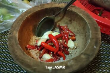 Easy Food Recipes: Cooking boiled Snails, Crabs with Super Spicy Chili Sauce