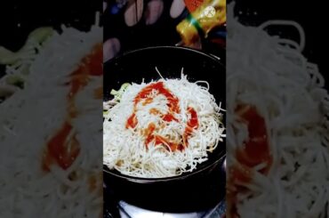 Chili Garlic Chowmein | Restaurant Style Chowmein | #shorts