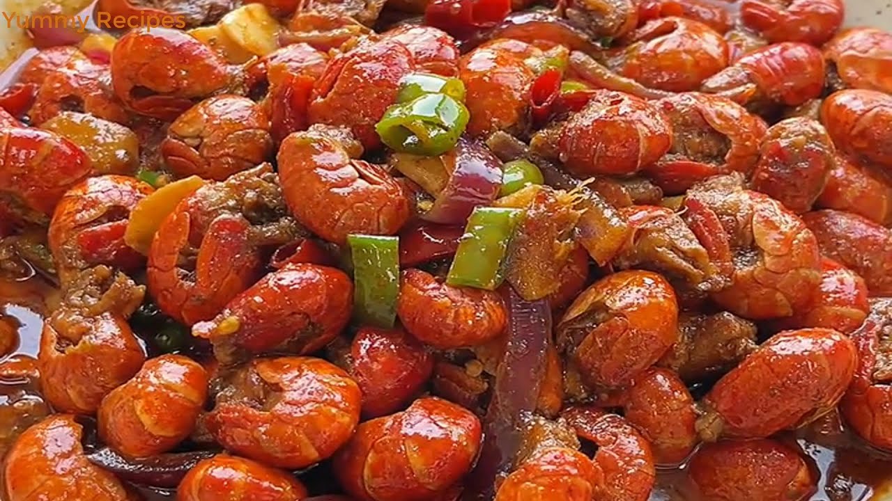 Fried chicken wings, fried crawfish onion, garlic and chili Yummy