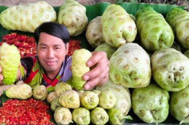 Omg Amazing Eating Noni Fruit With Chili Salt Spicy Recipe | Nino Fruit So Yummy