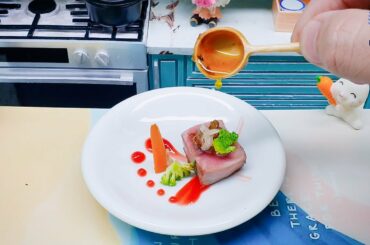 Homemade Miniature Pan Fried Tuna Served with Stir Fried Broccoli Recipe / ASMR Miniature Food