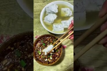 Photosynthesis creator Eat this water bean flower with firewood paste chili noodles, it's so fragran