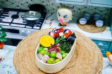 Miniature Seaweed Roll with German Sausage and Fried Pork Belly with Green Beans Recipe / Mini Food