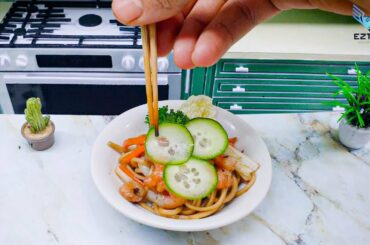 Step by Step Cook Miniature Fried Noodles with Shrimp and Vegetables Recipe / Mini Food Cooking