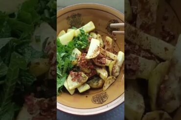 Rural fried potato, so fragrant firewood paste chili noodles!