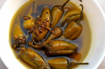 Hari Mirch ka achar|How to make green Chilli pickle at home|Easy and Organic recipe|Cookingwithqande