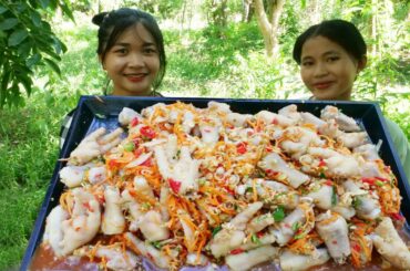 New recipe for chicken feet pickle with ginger and chili sauce.