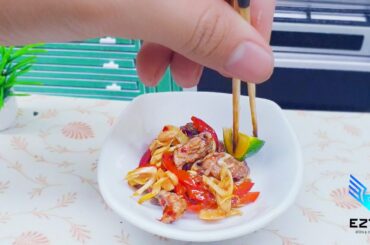 Delicious Miniature Stir Fried Beef with Chilli / Easy Stir Fried Beef Recipe / Food Cooking
