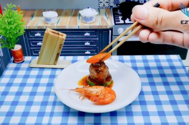 Miniature Fried Pork Ball With Spicy Sauce, Fried Shrimp / Easy Miniature Spicy Sauce Fried Shrimp