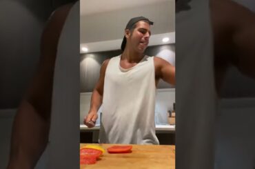 Spaghetti squash chili bowls #fyp #viral #trending #tiktok #cooking #vegan #recipes by @bradtheboxer