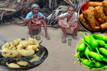 Delicious Green Chili Pakora Recipe||Grandmothers Recipe||The real village life...