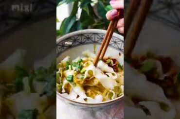 10 Minute Garlic Chili Oil Noodles | Raja Minyak