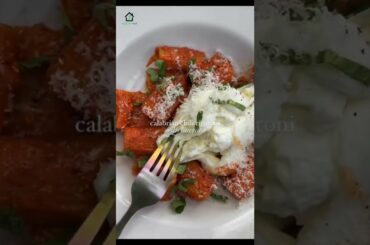 Calabrian Chili Rigatoni One Pot Penne Pasta with Creamy Burrata #shorts #short #healthyrecipes