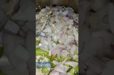 Green chilli pyaj pakoda recipe asha Vaishnav cooking channel kitchen mom and me ambajogai vaishnav