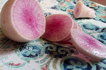watermelon radish... not capsaicin but still warms the sinuses a bit