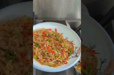 Auto Machine for Fried Noodles with Red and Green Chili in Chinese Cooking Way|Food Recipe