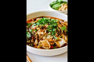 Chili oil noodles made of wonton skins! #chilioil #noodles #coldnoodles #spicynoodles #veganfood