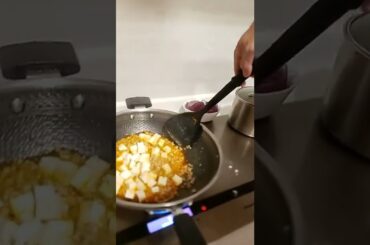 tufu with pork and chili sauce