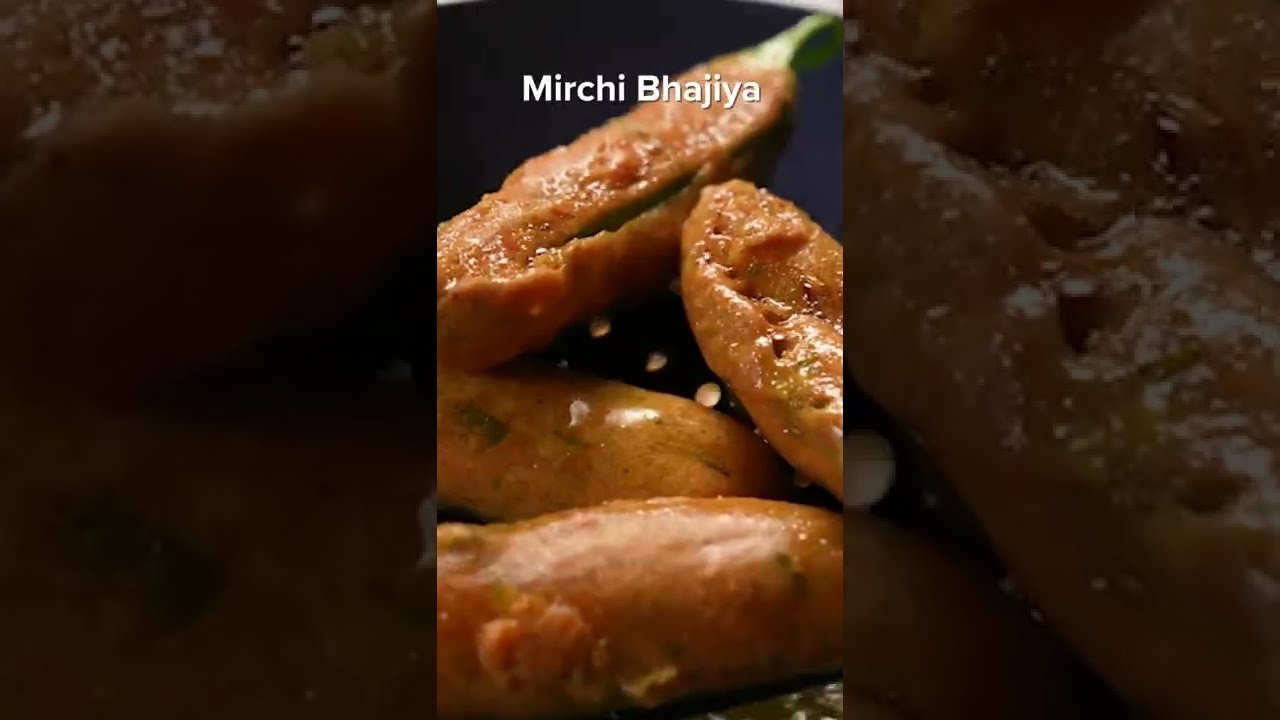 Mumbai Street Style Mirchi Pakoda Mirchi Bhajiya banane ka aasaan tarika shorts 