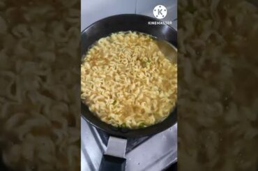 chili garlic maggie #maggie #maggi #cooking #india #shorts #recipe #youtube #indianshorts #indian