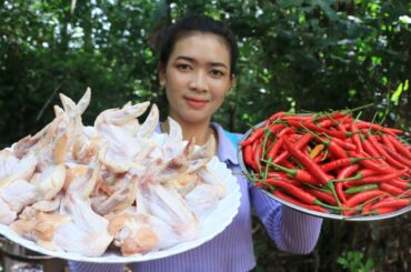Yummy cooking fried chicken wing with chili recipe
