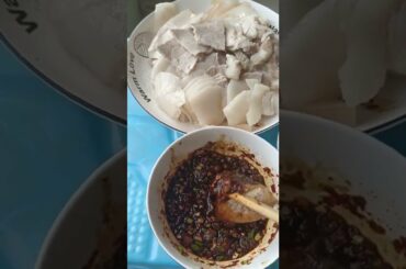 Come on, garlic white meat, firewood paste chili noodles