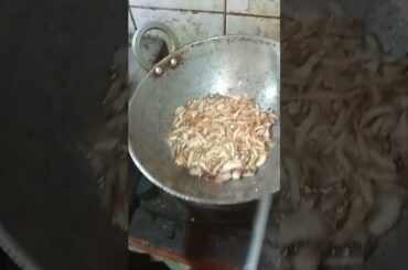 Recipe paneer chilli masala part 4  cooking cello fry onion white paper ginger garlic chili powder